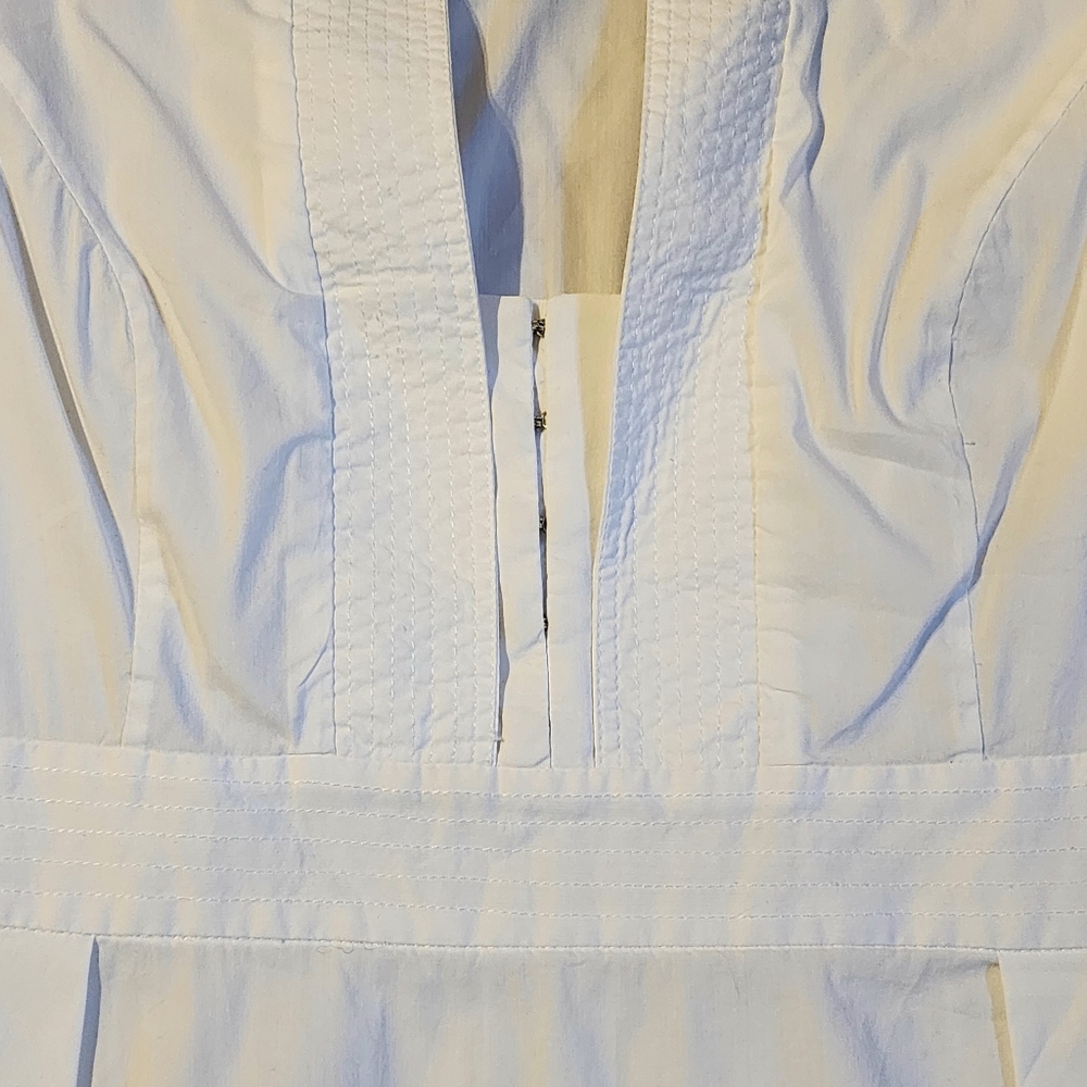 BCBGMaxAzaria White Cotton Blend Fitted Blouse with Cap Sleeves Size Small - Picture 2 of 6